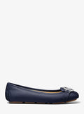 Fulton Faux Saffiano Leather Moccasin zijkant model